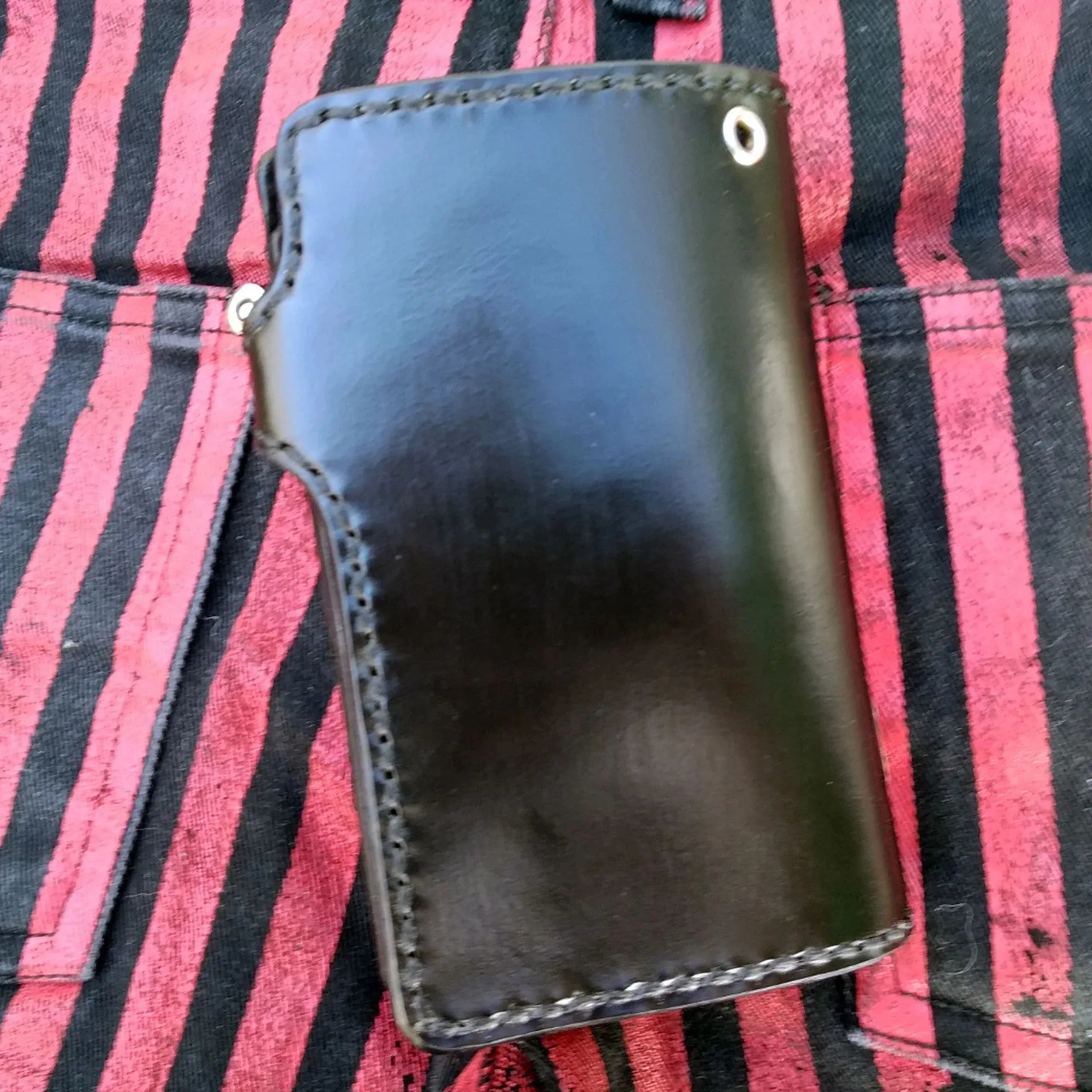 Biker wallet with engraved ace of spades