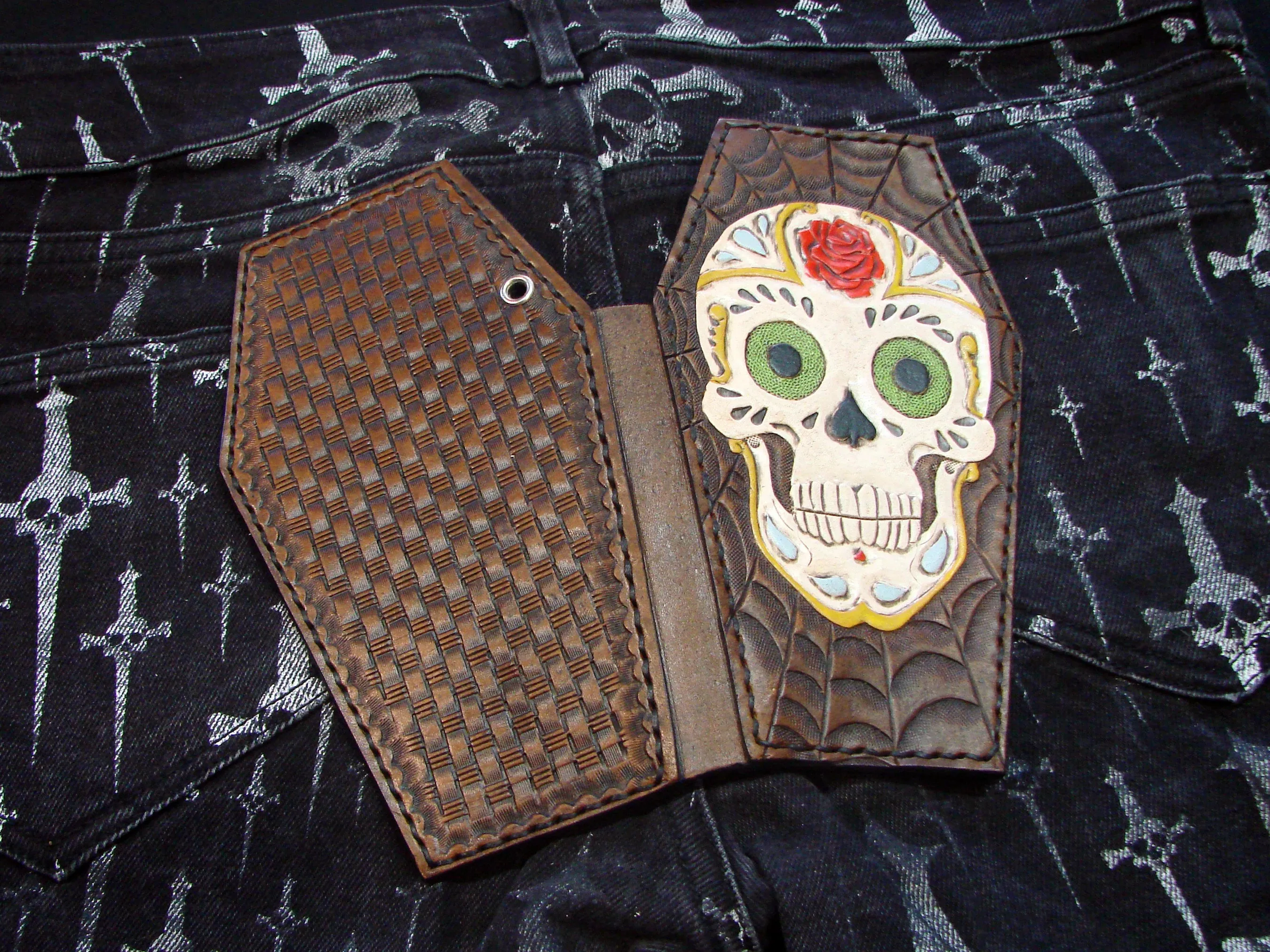 Coffin-shaped wallet: Sugar Skull