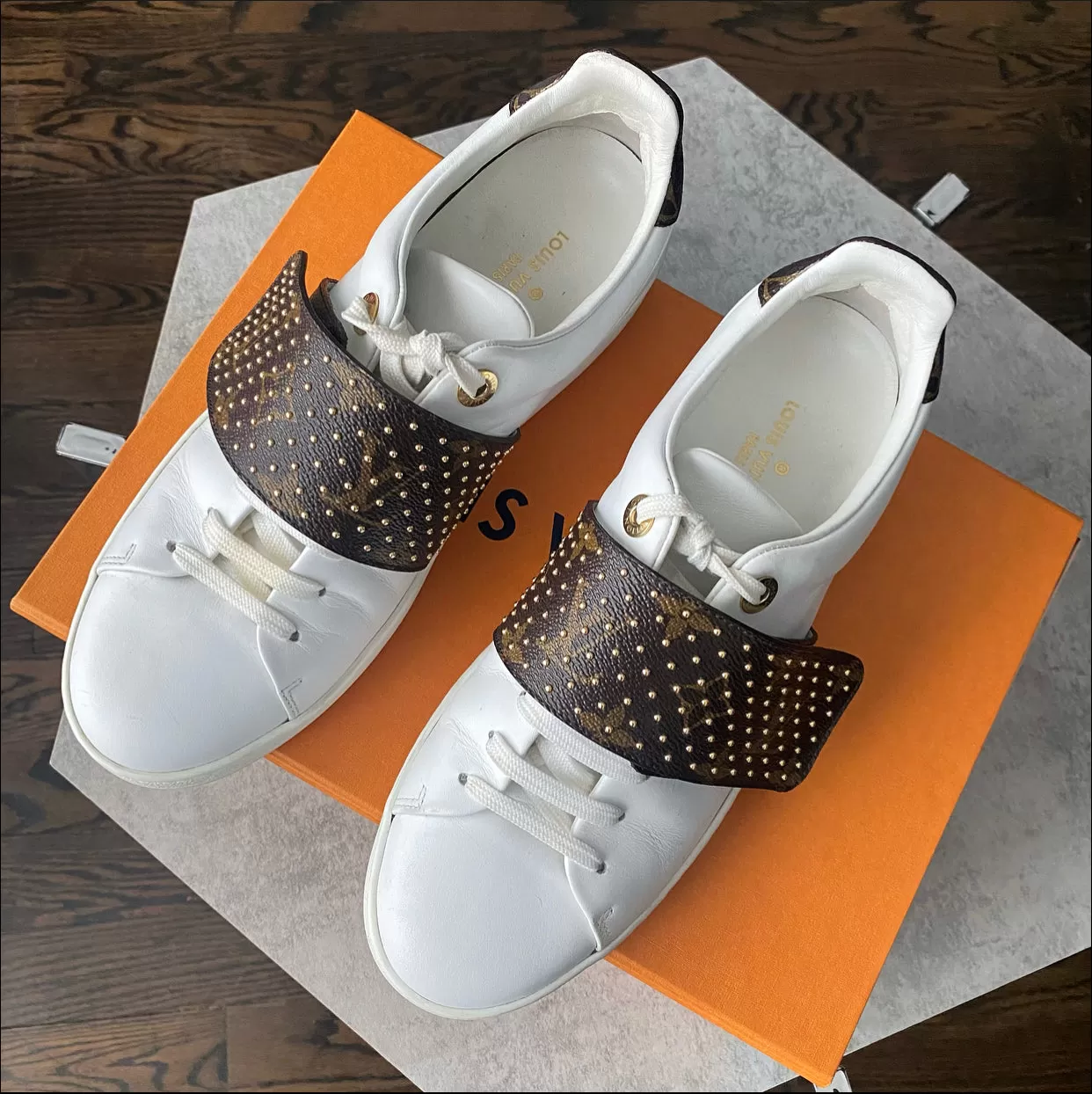 Louis vuitton White and Monogram Canvas Low Sneakers - EU38 / 7.5