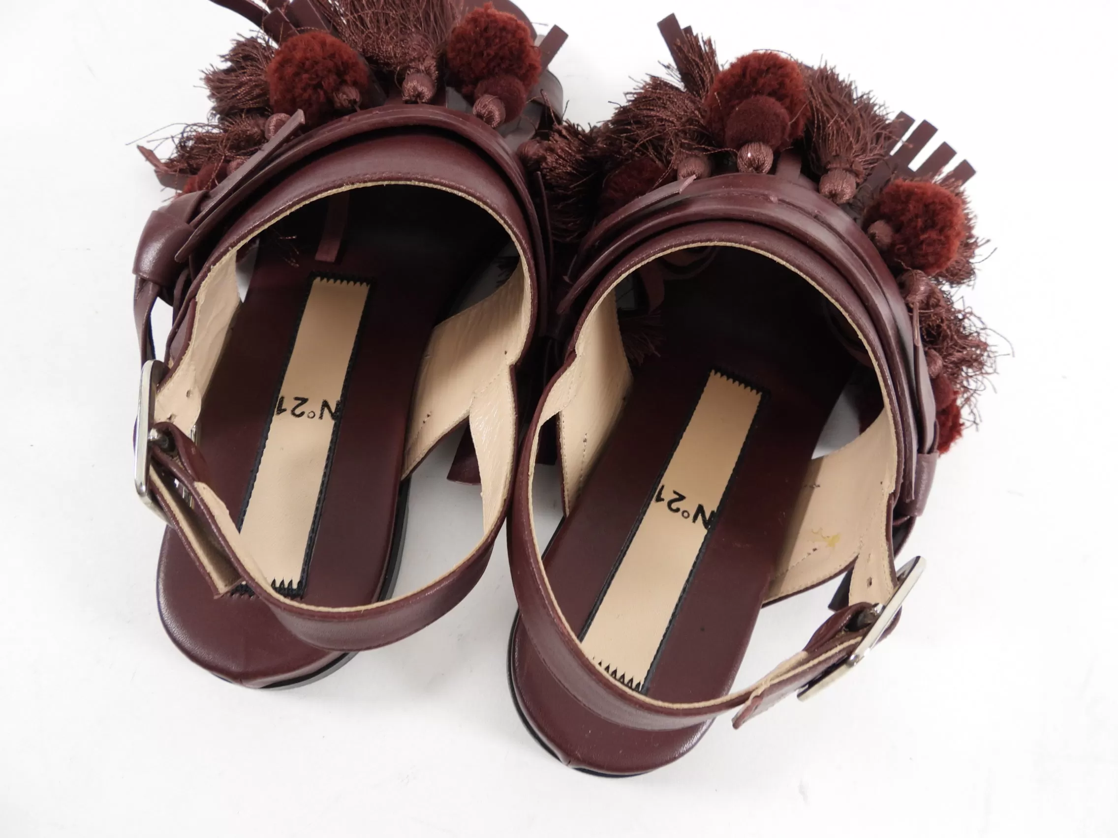 No 21 Mahogany Leather Pom Pom Tassel Flat Sandals - 38.5 / 8